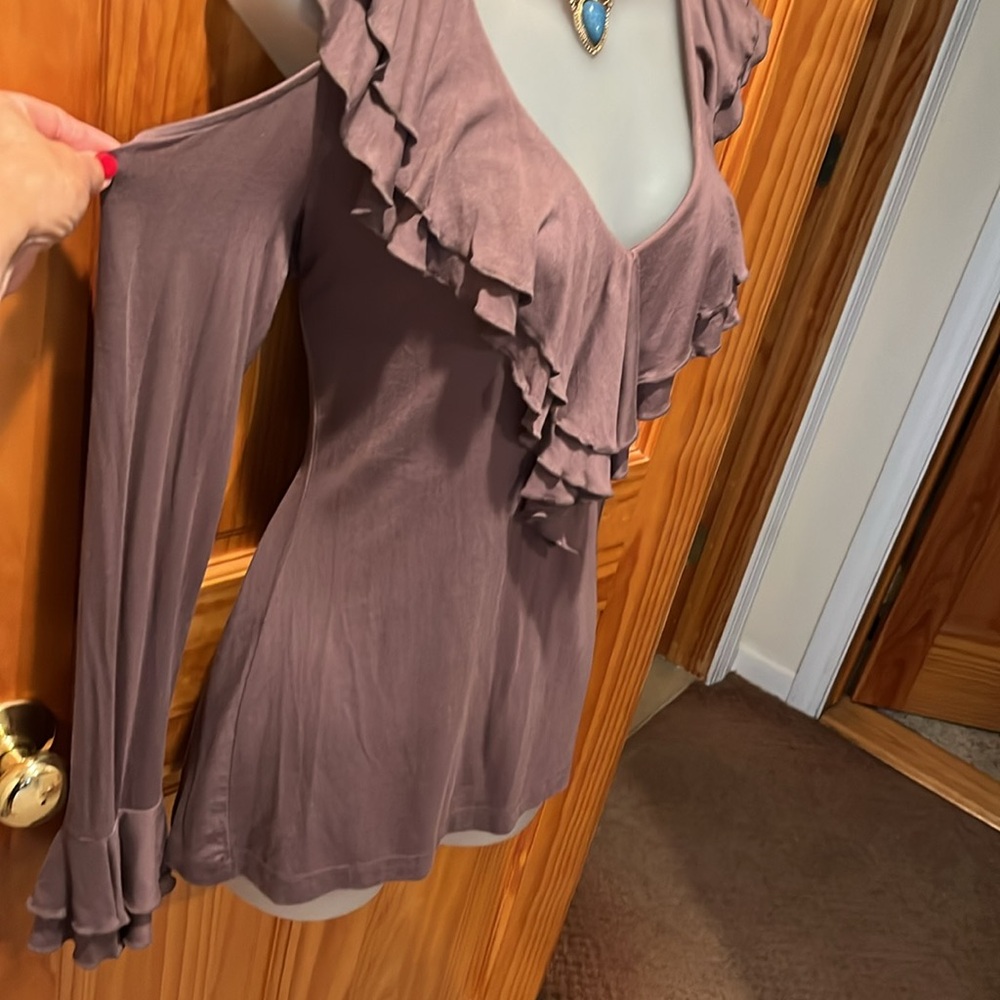 Boston Proper Cold Shoulder Ruffle Detail Top - Picture 5 of 12